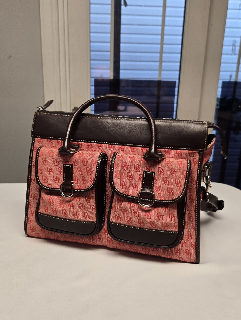 Vtg Dooney & Bourke Red Signature Logo Double Pocket Leather Strap Key Ring Tote